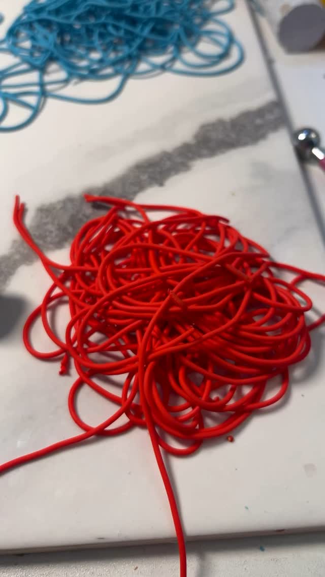 Not Monday but a Good Day for some 🌈 customs ♥️♥️♥️
#polymerclayartistsofinstagram #prideearrings #prideears #clayartistry #clayartistsofinstagram #polymerclayhandmade