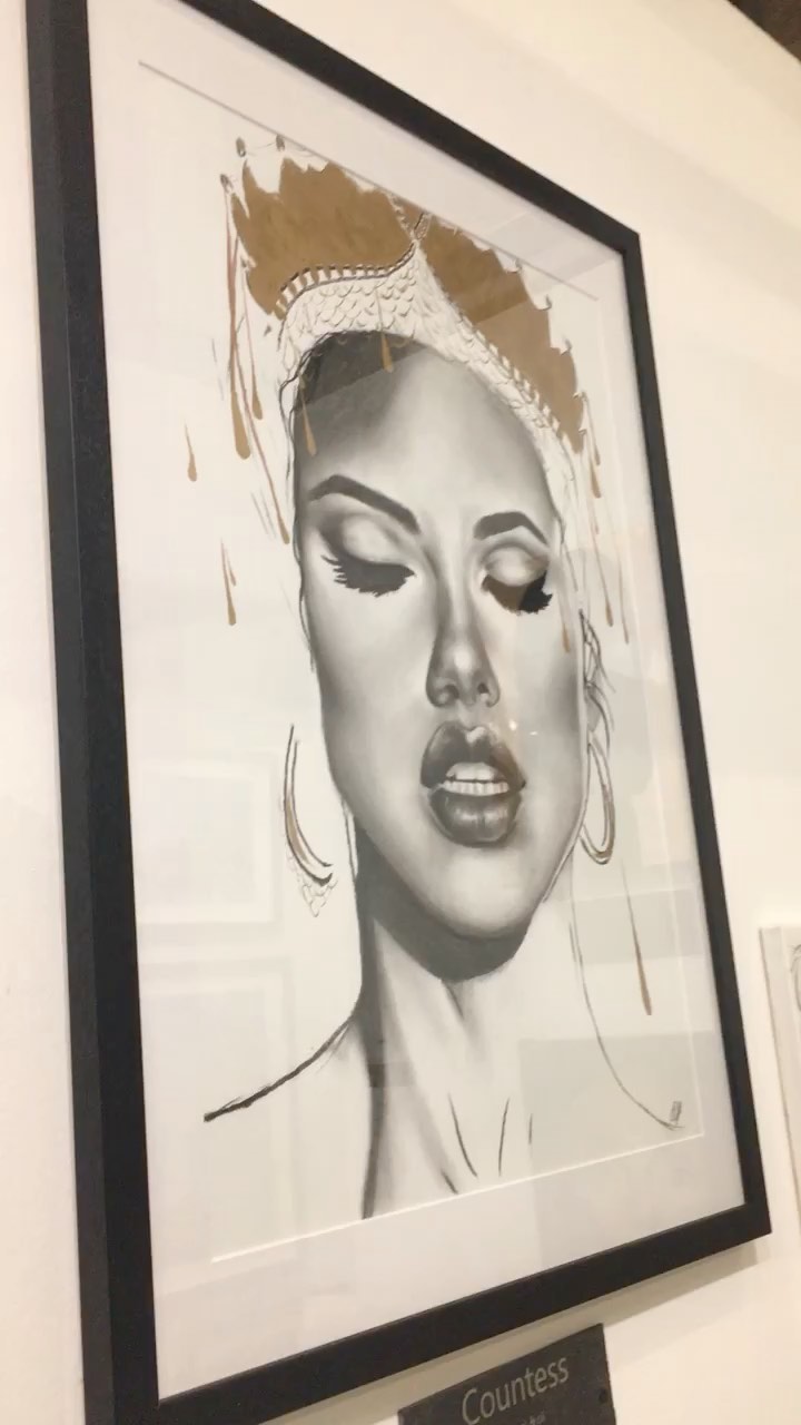 Countess in all her glory at the exhibition ✨ I will be making more works available to buy online in the very near future!
.
.
.
.
.
.
.
#drawing #figurative #modernart #gold #golden #goldart #charcoaldrawing #portrait #portraitartist #abstracthouse #woodenframe #contemporaryart #charcoalandoil #crown #sketch #exhibition #presentation #sussexartist #sussexartfairs