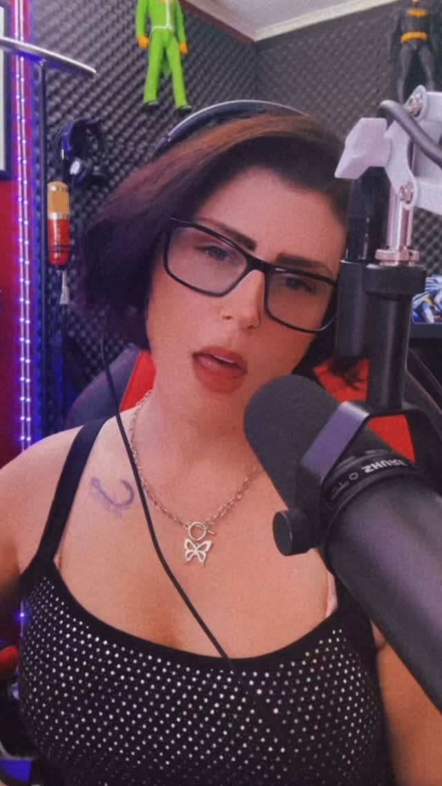 Where are all my schittheads at!!??? @schittscreek #schittscreek #schittheads #davidrose #tinaturner #fyp