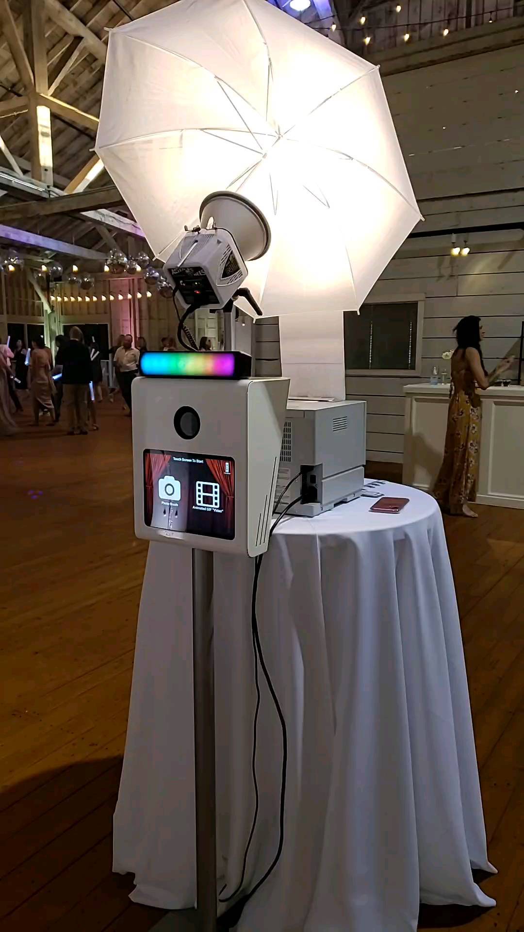 Congrats Erin + Geoff! #tacomanarrowsmarina #newlyweds #pacificphotobooth #congrats @erinmccoy_