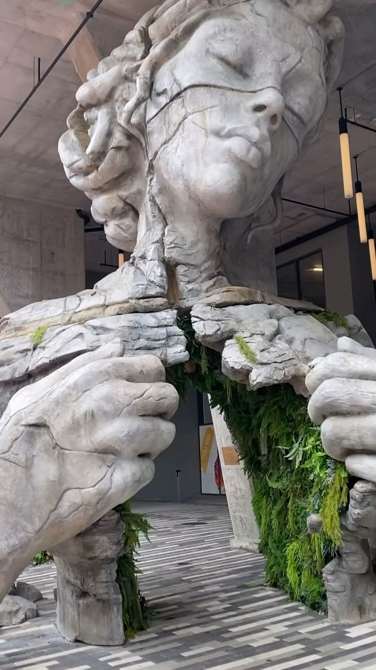 Iām such a fan of @danielpopper and love visiting this statue, which many people donāt realize sits in our backyard in SOFLO.
Can you guess where the sister statue is?
*
*
*
*
#naturesculpture
#naturelover
#urbanjungle
#contemporaryart
#plantsculpture
#plantsplantsplants
#architecturedesign
#southflorida
#thrive