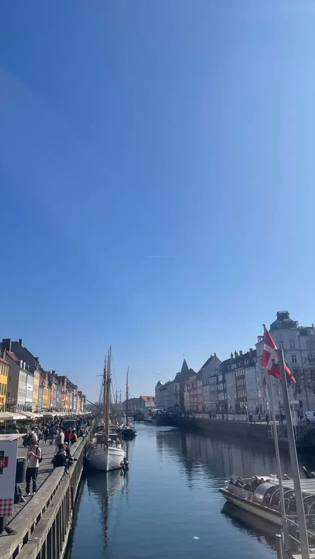 We ❤️ tournaments! We still reminiscing about a fabulous weekend in Copenhagen for their annual tournament 🇩🇰❤️ International tournament shave been a huge part of growing netball in Europe 🏐 and we also LOVE them! You get to know your netty friends better and explore new cities - with of course a lot of netball as well. What else could you want?!?! Can you keep a secret? 🤫 We are already thinking about our tournament later this year. Do you want to come visit us? ❌❌❌