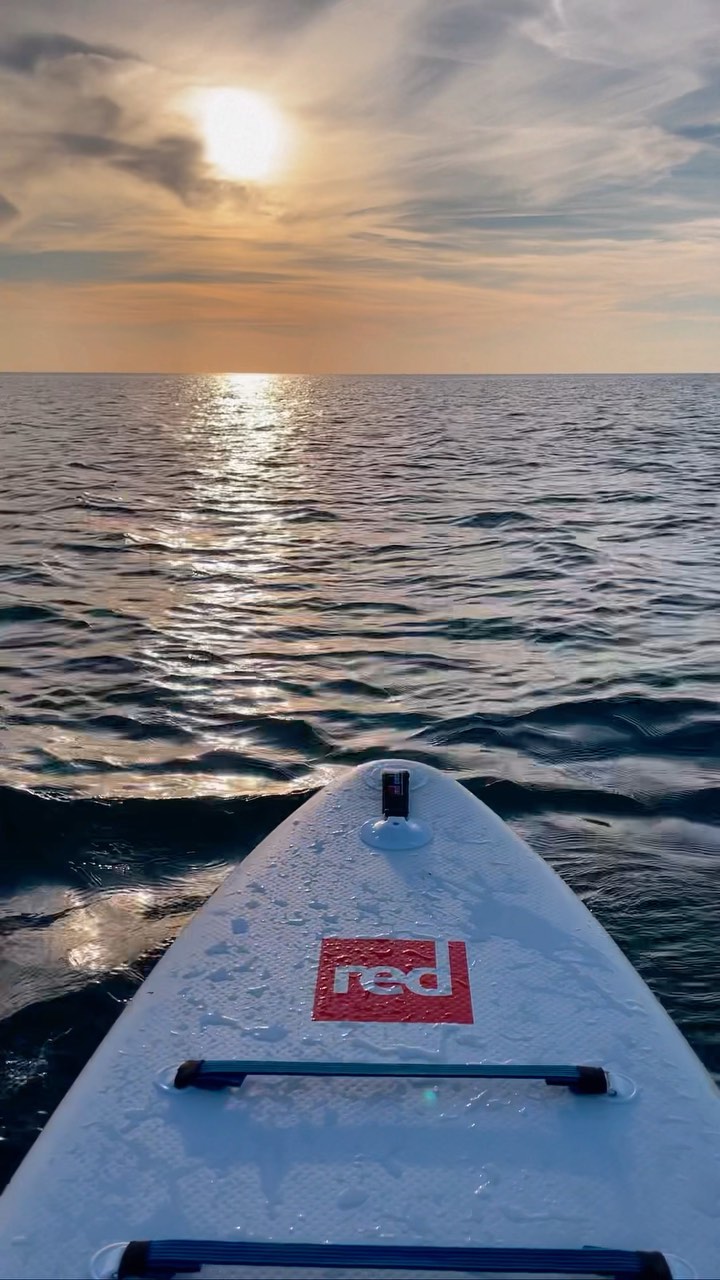 Leiskis į savo nuotykius ant vandens! 🏄♀️🌊
Pasiimk irklentę išsivežimui ir plauk ten, kur nori 🤩
.
.
.
#varomsupint #supnuoma #gosup #supturai #neringa #nida #lithuania #lietuva #irklentes #irklentės #standuppaddle #paddleboarding #sup #sunset #riedlentes #aktyvuslaisvalaikis #savaitgalis #redpaddlelietuva #redpaddleco