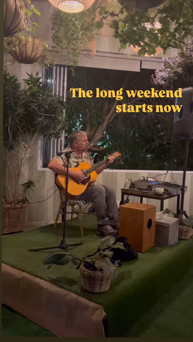 Kick it off with smooth tunes, good vibes, and great company at Greenhaus.
Live Music Thursdays—your new favourite way to ease into the weekend.
#GreenhausCPT #LiveMusicThursdays #CapeTownEats #LongWeekendVibes #EasterWeekendPlans