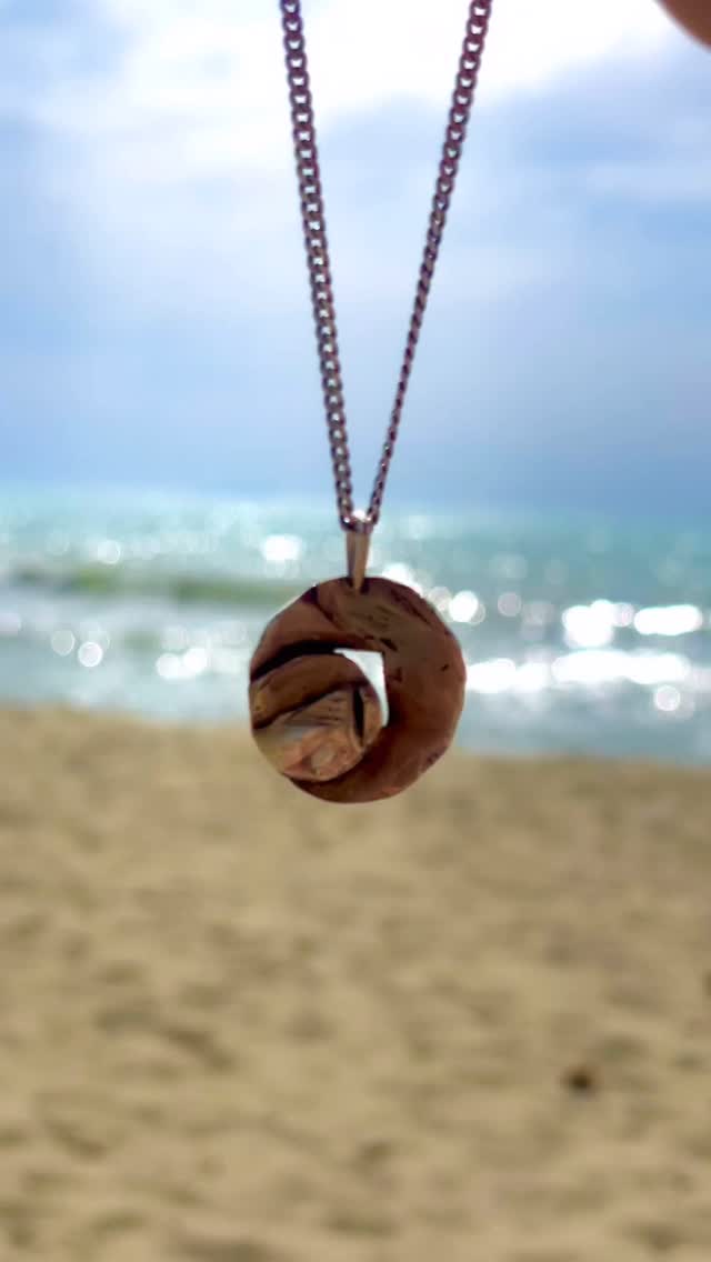 Celebrating the best day 🤍 Happy Easter everyone !
A reminder that Sunday has come!! The tomb is empty, Jesus is risen, it’s the beginning of forever together. 🙌🏼
Details:
Empty Grave pendant.
Hand carved in wax, cast into precious metal.