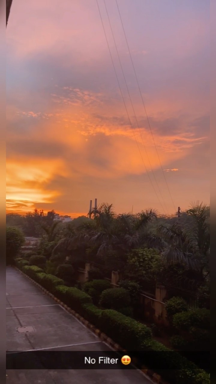 No amount of crackers are worth this beauty 😶🌫️
.
.
.
.
#sunset #sunrise #nopollution #reels #views #like #reeling #nature #travelreels #reelitfeelit #reelkarofeelkaro #r #reelvideo #travelgram #postoftheday #reeloftheday #instareels #reelslovers #bollyreels