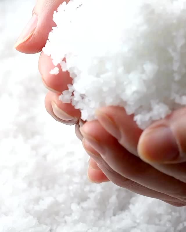 For over 2,000 years, Dead Sea salt has been treasured for its healing powers. Sourced from the lowest point on Earth, it’s rich in magnesium, calcium, and potassium. These minerals help soothe sore muscles, detox skin, and calm the nervous system. Just launched Salted stardust’s first single soak and Dead Sea salt is a key ingredient. Try one out for a soak to soften skin, melt tension, and relax. Link in bio to website:)
#DeadSeaSalt #SaltSoak #DetoxBath #MagnesiumBath #MineralMagic #HealingWaters #HolisticBeauty #NaturalSelfCare #SlowBeauty #StressReliefRitual #SaltedStardust #CleanBeauty #BathRituals #EarthBornBeauty #SelfCareIsSacred