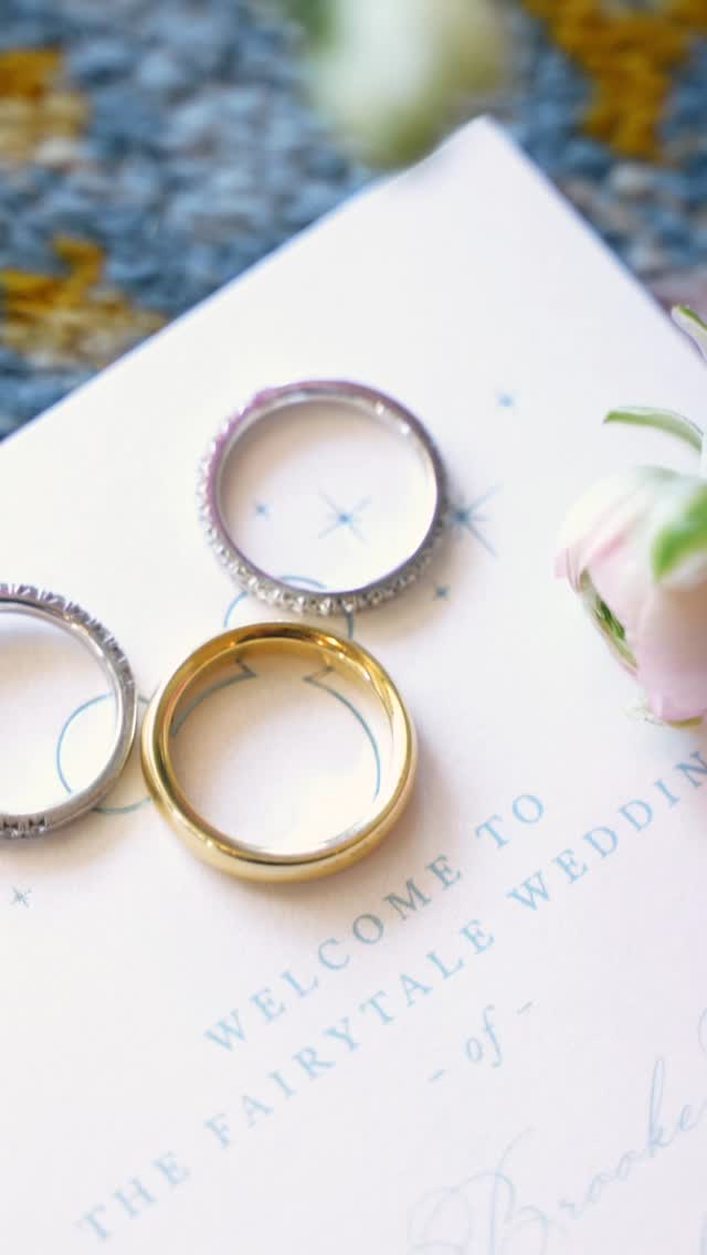 Celebrated these two sweethearts at our favorite place to kick off the Spring season! 🌸🌿💍
🐭 Disney’s Wedding Pavilion at Disney’s Grand Floridian Resort and Spa
#disneyweddingvideographer #disneyfairytalewedding #disneyfairytaleweddings #disneyweddings #disneyweddingpavillion #disneybride #disbride #dftw #disneycruiseweddingvideographer #mickeyandminnie #disneysgrandfloridianresortandspa #wdw #wdwap #dvcmember #dvc
