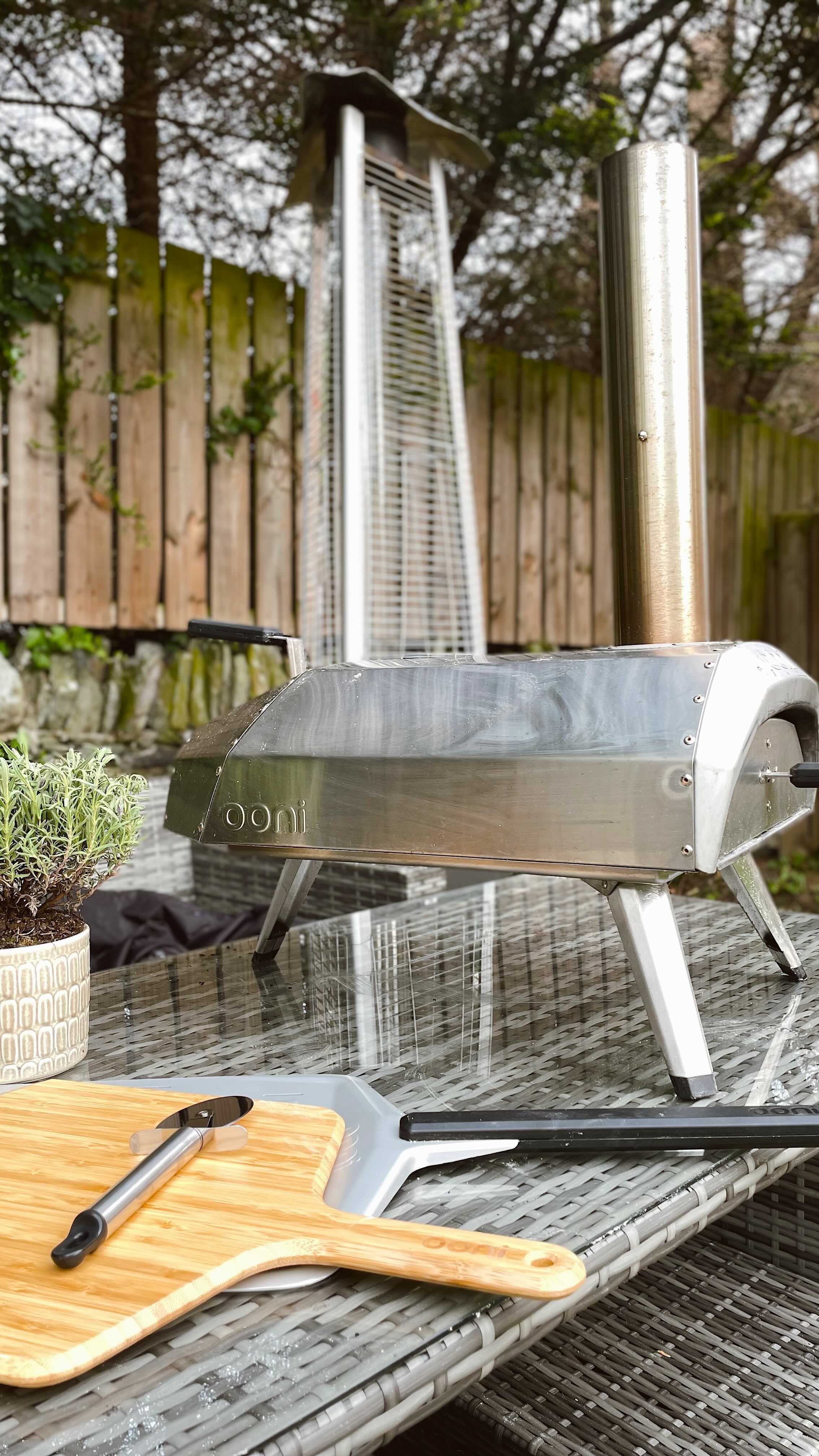 Sunday evening pizza date 🍕😘
@oonihq @ooni.uk
#date #pizza #couple #ooni #sunday