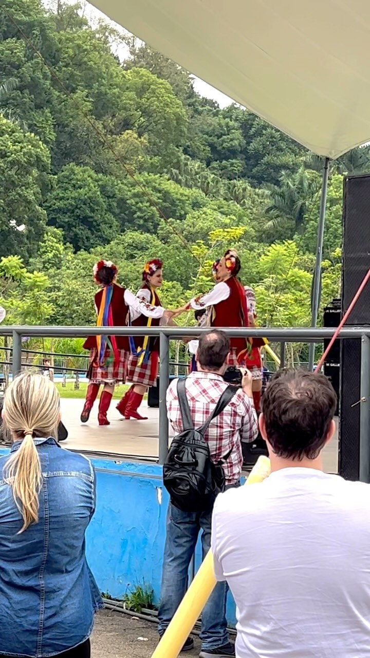 Agradecemos a todos que conseguiram vir no evento da @feiralesteeuropeiasp em São Caetano …. o último evento deste ano acontecerá no dia 3 domingo das 10:00 - 17:00 na 📍rua Aracati Mirim (Vila Prudente, ao lado do parque Ecológico). Também fazemos entregas via correios … os artesanatos disponíveis são no nosso site.
#ucraina #artesanatosucranianos #ucranianos #artesanatosp #feiraseeventos #feiras