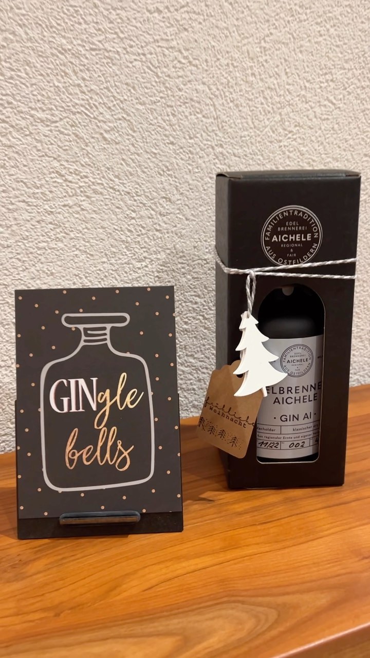 Kennt ihr schon unsere tollen Geschenke? Perfekt für alle die noch schnell ein hübsch verpacktes Geschenk suchen. Dieses Mal in der Weihnachtsedition✨.
Am kommenden Freitag haben wir von 15-19 Uhr für euch zum Einkaufen geöffnet und am Samstag nochmal von 9-20 Uhr mit leckerem Glühmost, Apfelpunsch, Wurst und Grillkäse!
Wir freuen uns auf euch!
#EdelbrennereiAichele #Geschenke #Weihnachtsgeschenke #Schnaps #Gin #Likör #Secco #Ostfildern