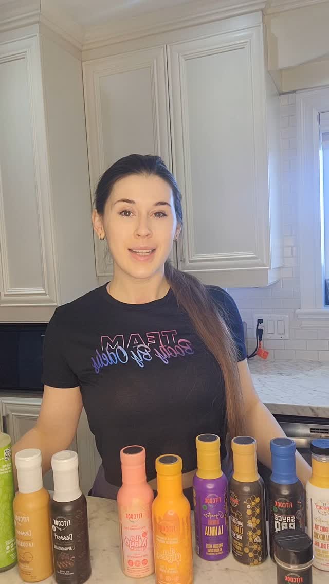 Les condiments ☑🥫
Le meilleur conseil que je donne à mes clientes pour apprendre à bien manger et à apprécier nos meal prep est vraiment d'aimer ta bouffe. Les condiments traditionnels peuvent parfois "scrapper" un peu vos efforts à bien manger.
Les condiments @fitcookfoodz ont plusieurs options de sauces, sauces dessert, mélange à cocktail, épices, sauces à poutine, fromage, mayo... qui sont tous adaptés à une routine alimentaire structuré. Je l'ai utilise régulièrement et j'adore.
Tu peux les trouver au @shopsante (mentionne le coupon rabais ODELY au checkout pour sauver $$)
#healthylifestyle #health #wellnesss #teambootybyodely
#bootybyodely #food #healthyfood #teamresults