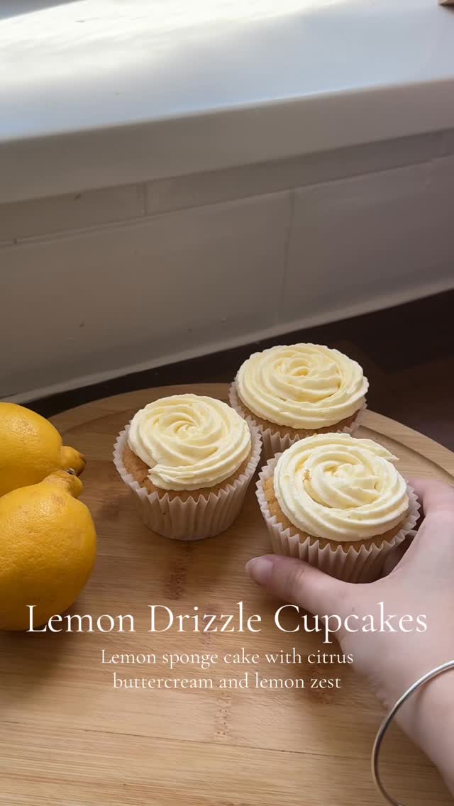 I cannot get over how gorgeous the weather has been here in the UK
To celebrate, I thought we’d start off our summer recipes with a cupcake version of my lemon drizzle loaf
Recipe:
170g Unsalted Butter
175g Caster Sugar
175g Self Raising Flour
3 Eggs
Zest of 1 lemon
1 tsp of lemon extract
For the frosting:
100g Unsalted Butter
180g of Icing Sugar
1tsp of Lemon Juice
#baking #bakingfromscratch #bakingrecipe #recipe #bakingtiktok #recipes #bakingtok #lemon #lemondrizzle #lemoncake #lemondrizzlecake🍋 #lemonrecipes