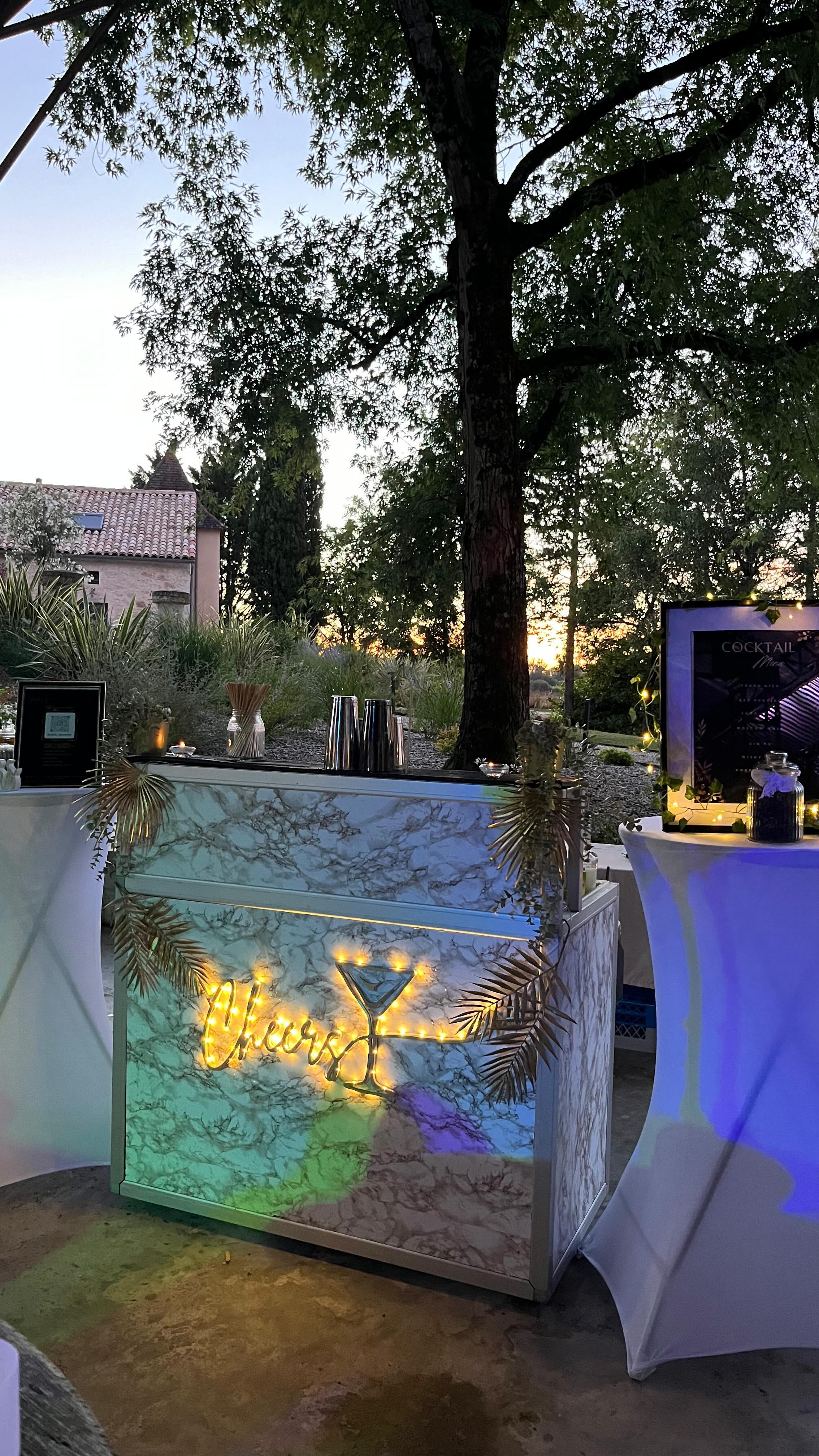 Mariage de C&N - 13/07/2024 🥂
@closdescharmes
@mariondupuis_
@sge.evenementiel
@cheers__cocktailbar
@hamon.events
#mariage2024 #dordogne