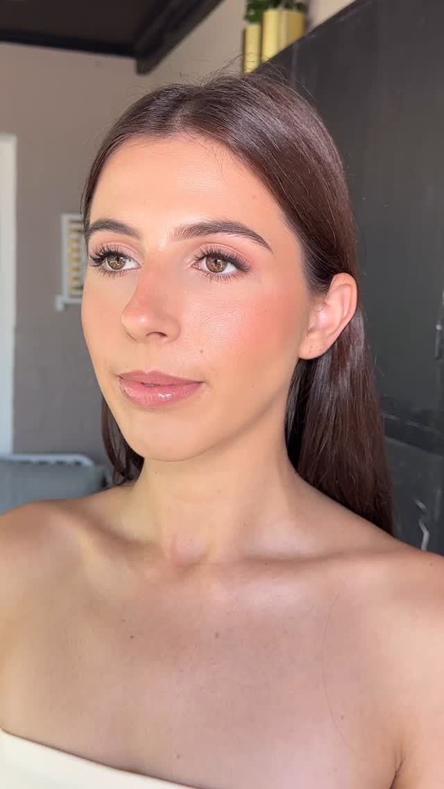 A natural, polished look for my gorgeous bride Grace🕊️🤍
#perthmakeup #perthweddingmakeup #naturalbridalmakeup #weddingmakeupperth #bridalmakeupperth #perthmua #glowingbride