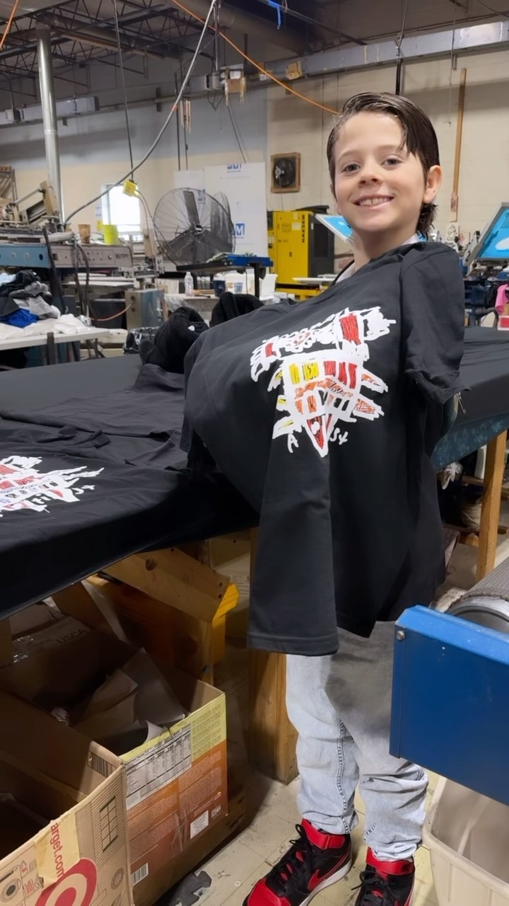 I’m so proud of my son!
He’s been drawing/designing since he was 5 years old! This design featured here was his first one! 😀 @artistmhoman @artisthoman NY clothing designer. First batch SOLD OUT next batch on its way.
DM for orders
#thehomanbrand #artisthoman #nyfashion #nyclothingdesigner