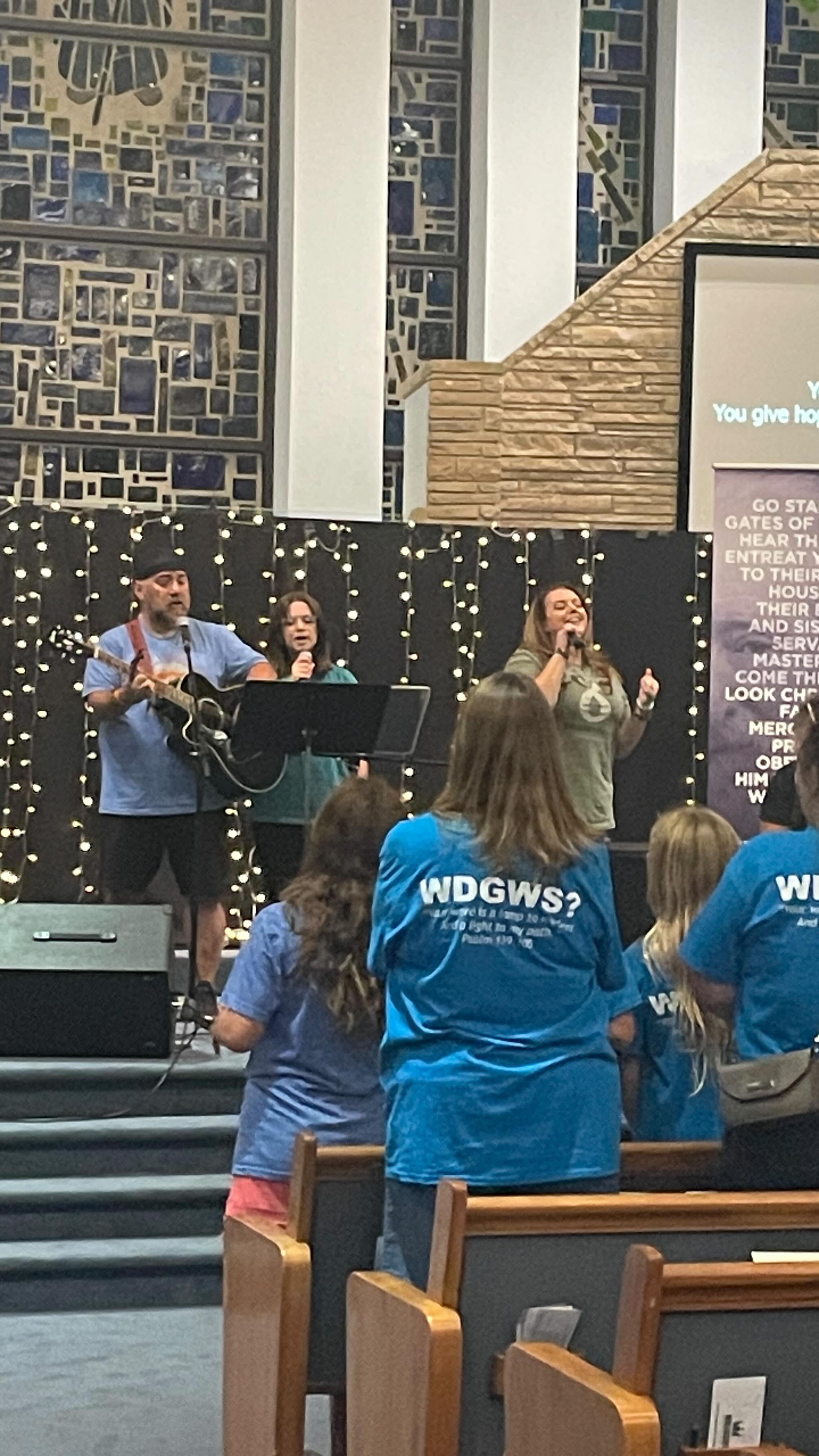 Worship with missionaries is always so powerful! I love it! God willing I will do this for the rest of my life. ❤️❤️❤️
///////////
*Special thanks to Clint May with “Leaders in Training” for putting together and leading this trip. It specifically helped our communities me and my husband live around. Might a lot to us!
*Thank you to “Mobile Missions Network” for hosting and working so hard in support to this mission.
*Thankful for husband and daughter and our friend Gabe serving along side me in this way.
#musicianary @l.i.t.ministries #worship #greatareyouLord #music #missions @clintrmay @jaredlukejackson @aliyah_d_jackson @gaberiv11 @mlehew @dani.wilson @deannapayne34