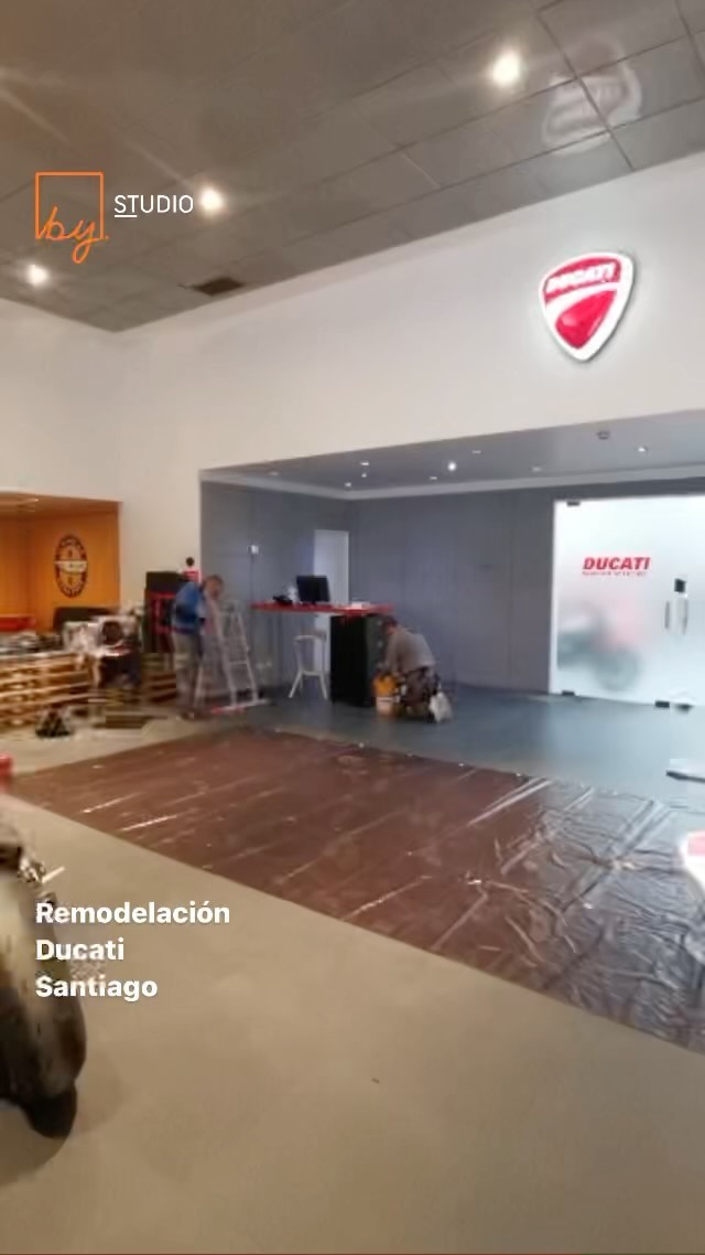 Ya estamos preparando todo para esta nueva remodelación ! Tienda Ducati 🎉 ubicada en la comuna de Vitacura
Estén atentos! que les mostraremos todo el proceso 👏🏻
#remodelacionchile #constructoraschilenas #arquitecturayconstruccion #arquitectoschile