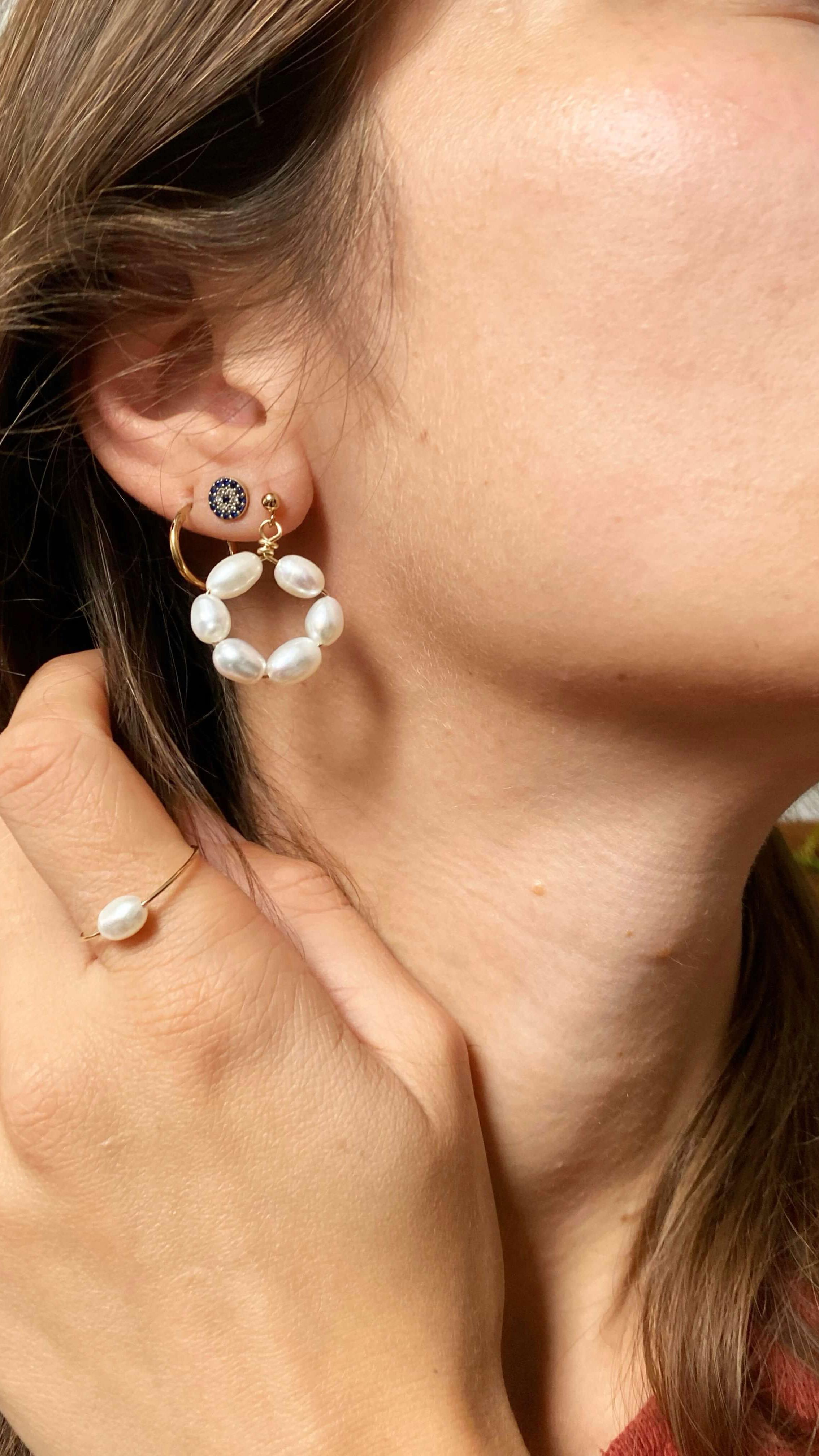 Il y a 3 choses que je vous garantis lorsque vous achetez dans ma petite entreprise de bijoux.
- Chaque commande est appréciée, grande ou petite! 💛
- Vous recevez une commande préparée avec le cœur et un bijou de qualité
- Vous n’êtes PAS qu’un numéro de commande, je vois vos noms et si vous commandez à nouveau, je me souviendrai de vous !
Alors pourquoi NE pas acheter des jolis bijoux en cette période de Fêtes?
•
•
•
#cadeaupourelle #ideecadeau #smallbusiness #faitmain #faitmainavecamour #bijouxlover #bijoux #petiteentreprise #creatricebijoux #bijouxenperles #baguefemme #bouclesdoreilles #goldfilledearrings #goldfilled #bijouxplaquéor #ideecadeaunoel #cadeaufemme #alhenabijoux