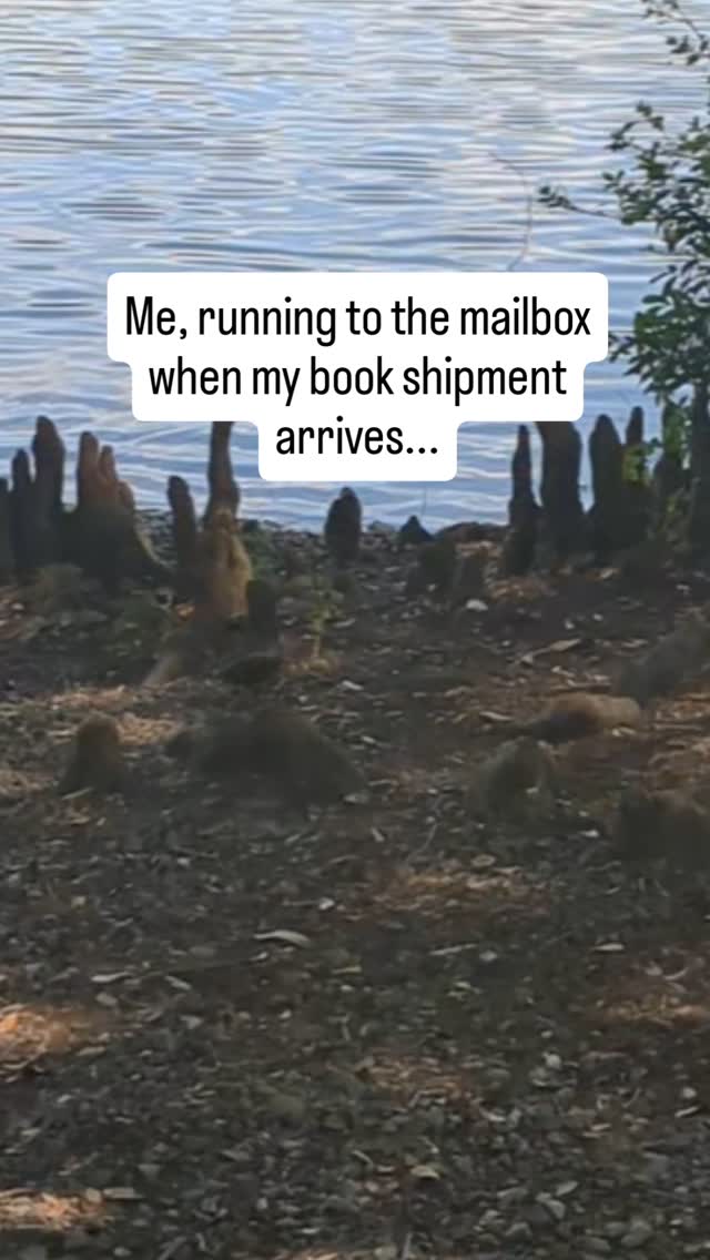 Who doesn't love book mail? 🎉