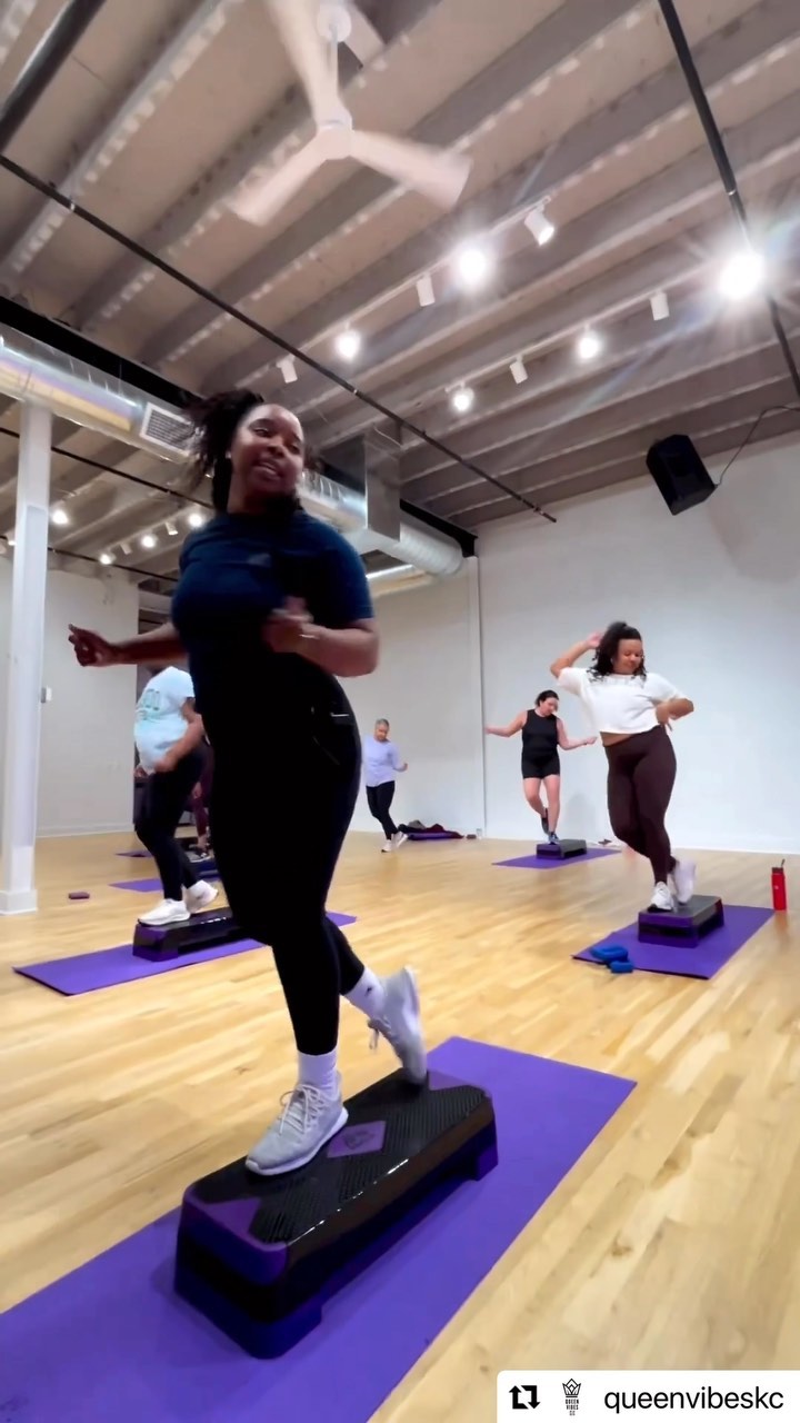 Repost from @queenvibeskc
Did you know the @werqstudio has a Step Aerobics class?! Step Aerobics with @queenvibeskc is another fun, high energy, and judgement free class we offer. We meet every Tuesdays @ 6:30PM.
You can also catch WERQ with @taraj.jackson right before @ 5:30PM!