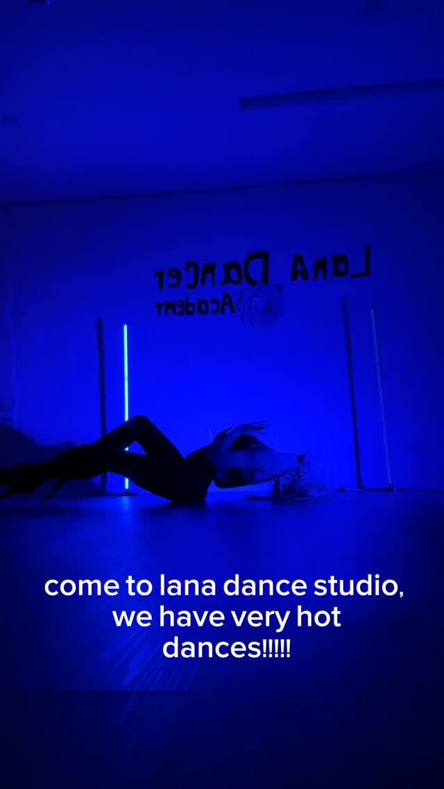 Real situation!!!!! 😂😂😂😂😂😂 Who can guess what happened and why the firefighters arrived? What interesting cases have you had in the studio?#challenge #poledanceparty #bogotanj