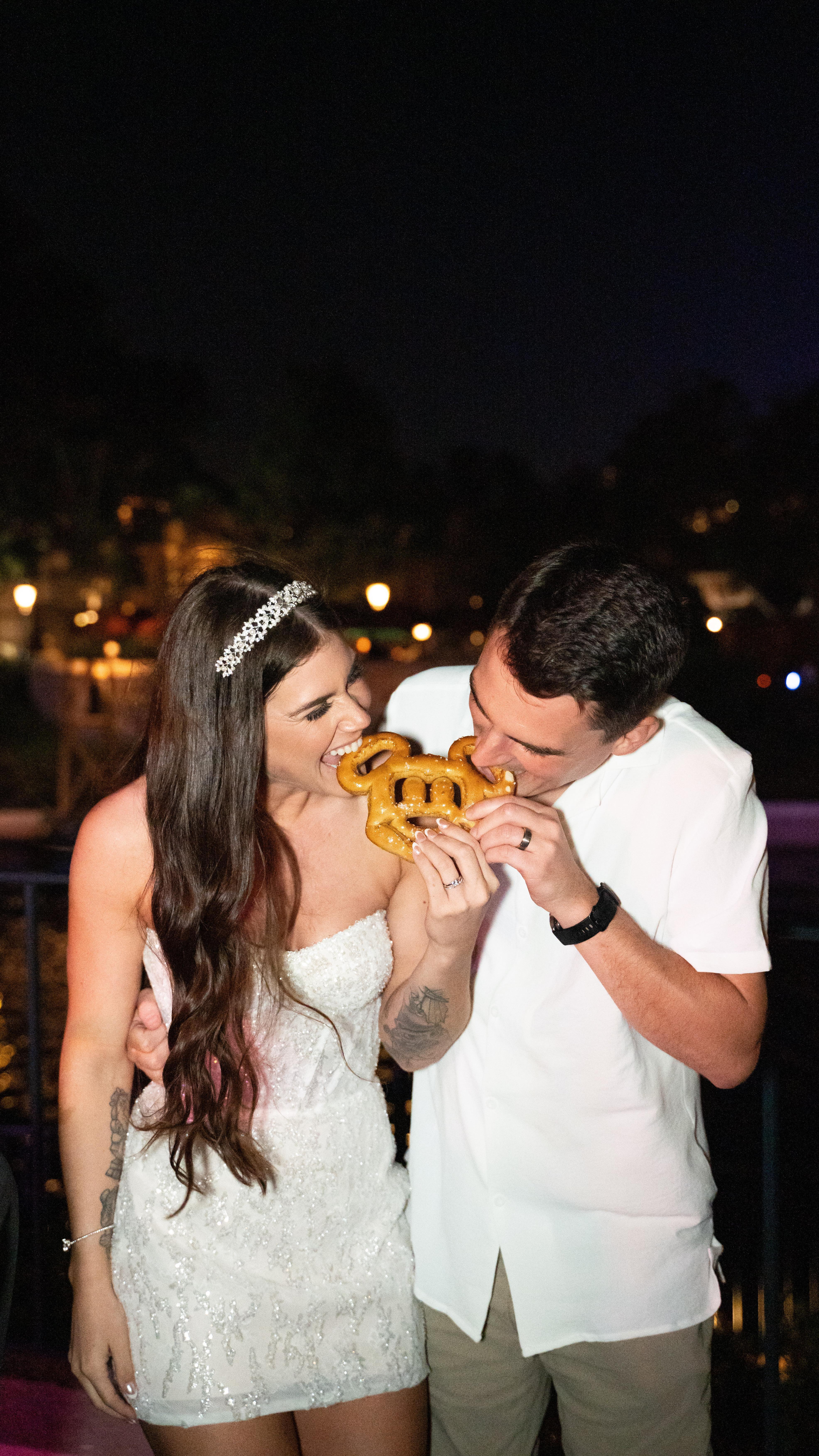 The moments and scenes captured from this wedding day were just too good to not share. Here some of our favorites 🤭🎇
📍Disney’s Grand Floridian Resort and Spa Wedding Pavillion
EPCOT Firework Dessert Party
#disneyweddingvideographer #disneywedding #disneyweddingshowcase #disneyweddingphotographer #disneyweddingpavilion #disneyweddingfireworks #epcotfireworkdessertparty #disneysgrandfloridianresortandspa #disneybride #disbride #weddingvideography #orlandoweddingvideographer #weddingcontentcreator #disneyweddingcontentcreator #orlandoweddingcontentcreator #floridaweddingcontentcreator
