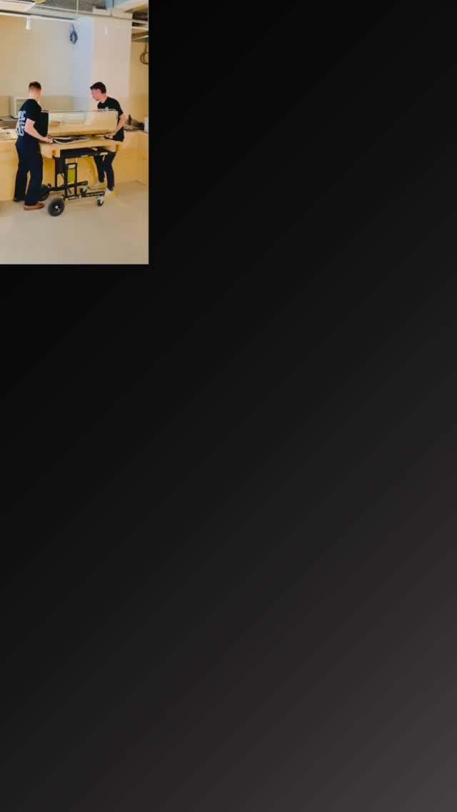 🚨*BEHIND THE SCENES*🚨
Häng med bakom kulisserna! Här är vi hos våra vänner på @cafepascal och installerar allt de behöver till sitt nya rosteri.
Opening soon.
Gävlegatan 22.
#Coffeestockholm #coffeetools #coffeemachinesupplier #coffeemachines #coffeevibes #coffeelover #coffeeshop #coffeeroaster #coffeemachineservice