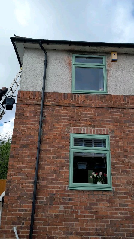 Front of house render painted. Looking a lot more fresh.
.
.
.
#painteranddecorator #exteriorpaint #exteriorpainting #render #paintingrender #pritchardpropertyservices #homemaintenance #getupthatladder #paintermansfield