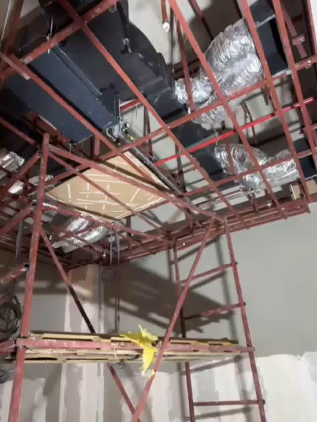 Penti İzmir büyüme projesi ısı pompası ve havalandırma kanalı montajı tamamlanmıştır.