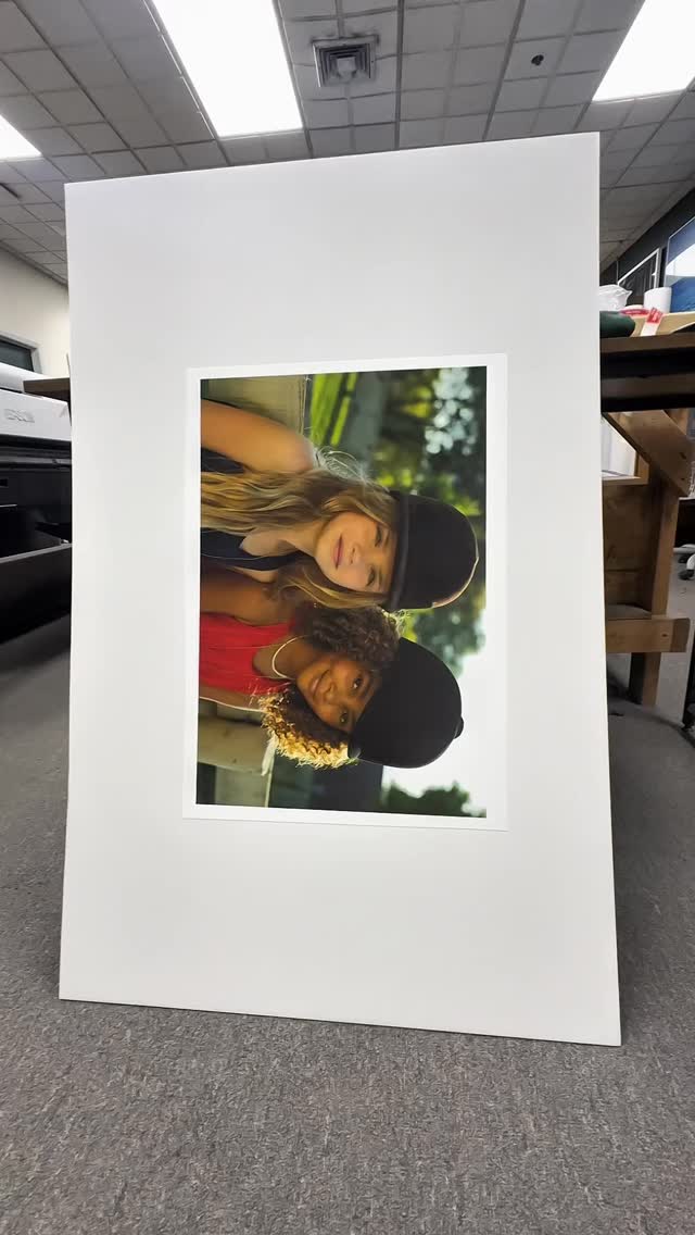 Turn your pixels into masterpieces — fine art printing magic happens here at Skylab Printing!
.
#skylabprinting #skylab #fineart #printingcompany