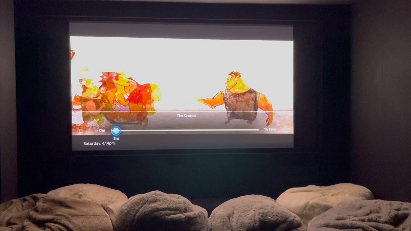 Auto masking screen in action on our Camden project. #homecinema #automasking #dtscreens #apextech #barco