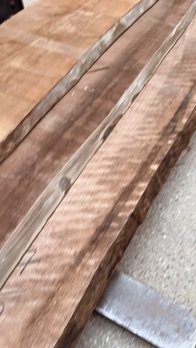 We turn the highest quality timber into the most beautiful bespoke furniture…
What do you think about this dinning table we recently did the nests perfectly into the curved kitchen island?
#bespoke #furniture #dinningtable #bespoketables #bespokekitchen #bespokefurniture #americanblackwalnut #walnut #walnutfurniture #kitchendesign #kitchendecor #interiordesign #handmade #madeindorset #kitchendesigners