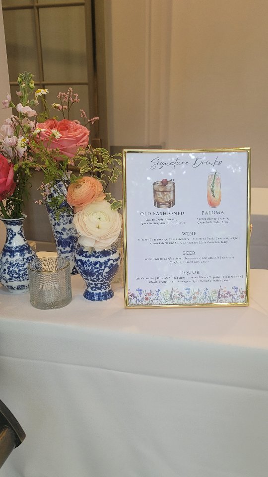 Custom everything... that's just how we roll.
#custommade #weddingdetails #weddingdecor #weddingsigns #acrylicdetails #acrylicsign #luxuryweddings #handmade #lasermade #barsign #seatingchart