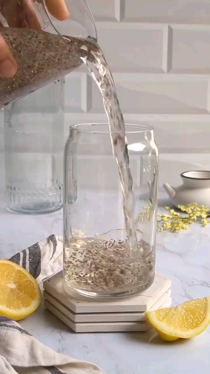Your daily reminder to hydrate 💦
Lemon & chia water is a great way to hydrate and also get in a little fiber and protein! A fun twist to boring water with a little added crunch.
🍋How to Make🍋
2 cups water
1 tablespoon Nature's Elements Chia Seeds
Lemon
Mix ingredients, allow the chia seeds to sit for 5 minutes, stir and drink! A great way to beat the summer heat!
#natureselements #natureselements.in #ne #chiaseeds #hydrate #hydration #chia #easyrecipes #summervibes #summerrecipes #drinkwater #healthylifestyle #summerdrinks
Recipe from @theherbeevore
