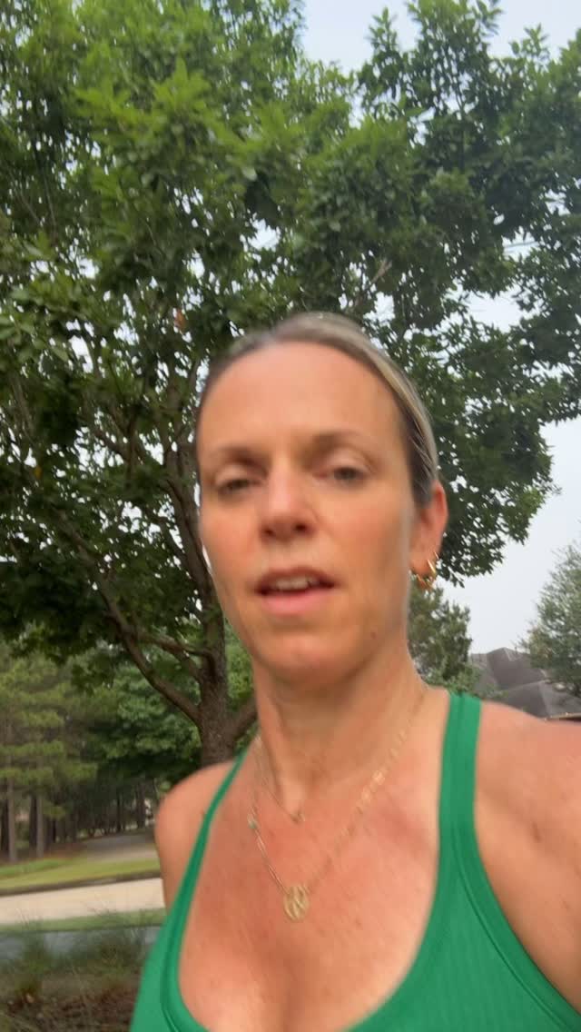 As mental health awareness month comes to close, I think about the very simple ways that we can brighten somebody’s day just by a random act of kindness like paying somebody a compliment. Doesn’t cost anything and it doesn’t take any time, but it can make a huge difference.
if you’ve ever been paid a compliment by a stranger, you know what I’m talking about. Energy is contagious and sometimes just spreading a little bit of the goodness goes a long way.
… And it feels good to make somebody smile. 😍
#FindThePositiveEveryDay #RandomActOfKindness #bekind