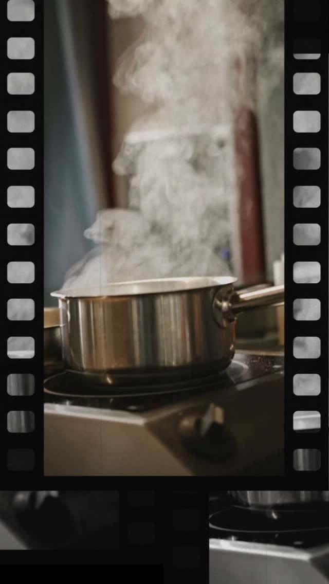 If you’re following a keto diet, or even a low sugar diet, but still crave classic comfort foods, you’re in for a treat! Shepherd’s Pie is a hearty and satisfying dish traditionally made with ground lamb and a mashed potato topping. But don’t worry—we’ve created a low-carb, keto-friendly version that’s just as delicious, using creamy mashed cauliflower instead of potatoes.
Why You’ll Love This Keto Shepherd’s Pie
Low in carbs but high in flavour
Rich and hearty, perfect for cosy meals
Easy to prepare and great for meal prep
Packed with protein and healthy fats
Let’s dive into this keto-friendly twist on a classic favourite! Get the recipe on the website and be sure to sign up to the occasional newsletter for all health, mental well-being, and nutrition insights.
#keto
#HealthyEating
#NourishYourBody
#EatTheRainbow
#FoodAsMedicine
#MindfulEating
#WellnessJourney
#HealthyHabits
#LiveWell
#HolisticHealth
#FuelYourBody
#EatSeasonal
#SeasonalEating
#FarmToTable
#LocalAndFresh
#NatureNourished
9v