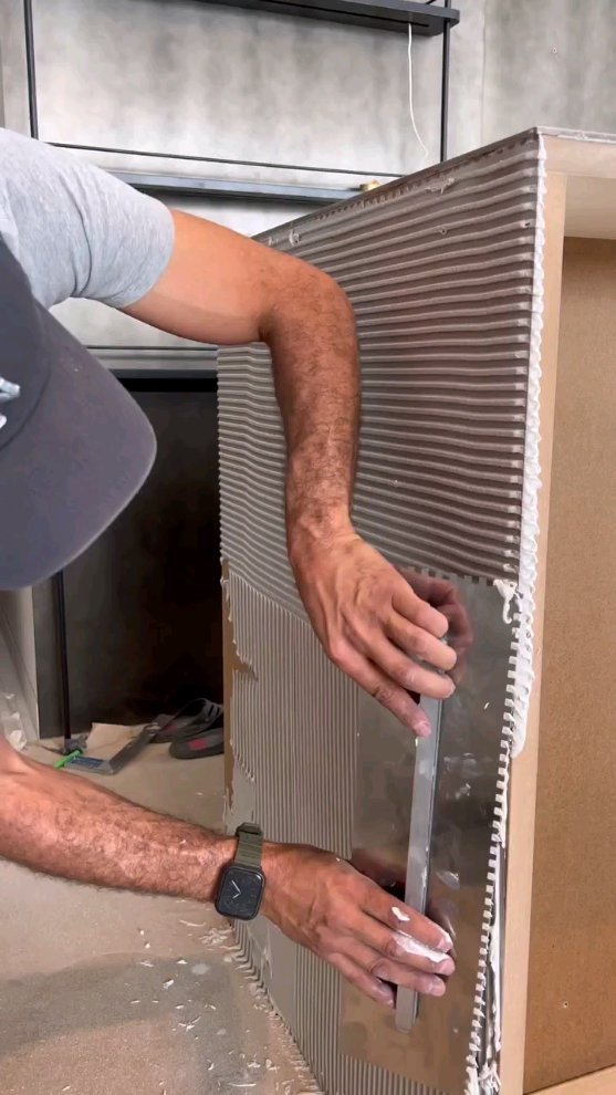 Step into a world of grandeur with our large format porcelain! Revel in the beauty of seamless expanses, durability, and easy maintenance that outshines traditional stone. Redefine your spaces with the sleek and sophisticated charm of large porcelain. Elevate your style, elevate your space. #LargeFormatPorcelain #BeyondStone #SleekElegance #ColoradoDesign #PorcelainElegance #TimelessStyle #InteriorDesignCO #LargeFormatTiles