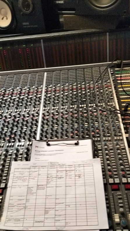 Enregistrement guitare basse avec Michel Cabanas sur l'album de l'artiste Kallag. Ça prend forme ! Studio Producson à Toulouse.
#studiodenregistrement
#studioproducson
#guitarebasse
#prisedeson
#michelcabanas