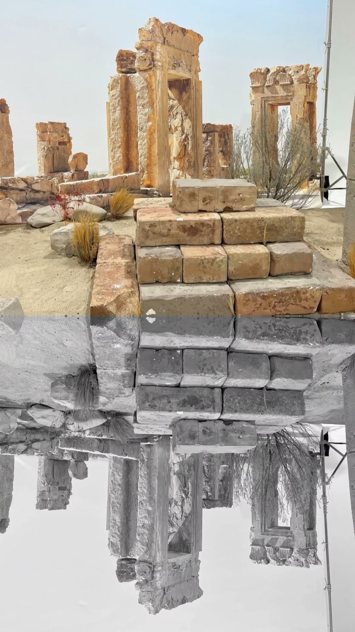 Youâre a creative genius, we make that vision come to life. đ„ team of experts on every aspect of your production process.
#lightspacestudios #productdesign #studios #hollywood #losangeles #fashion #models #style #justinbieber #vespa #cultgaia