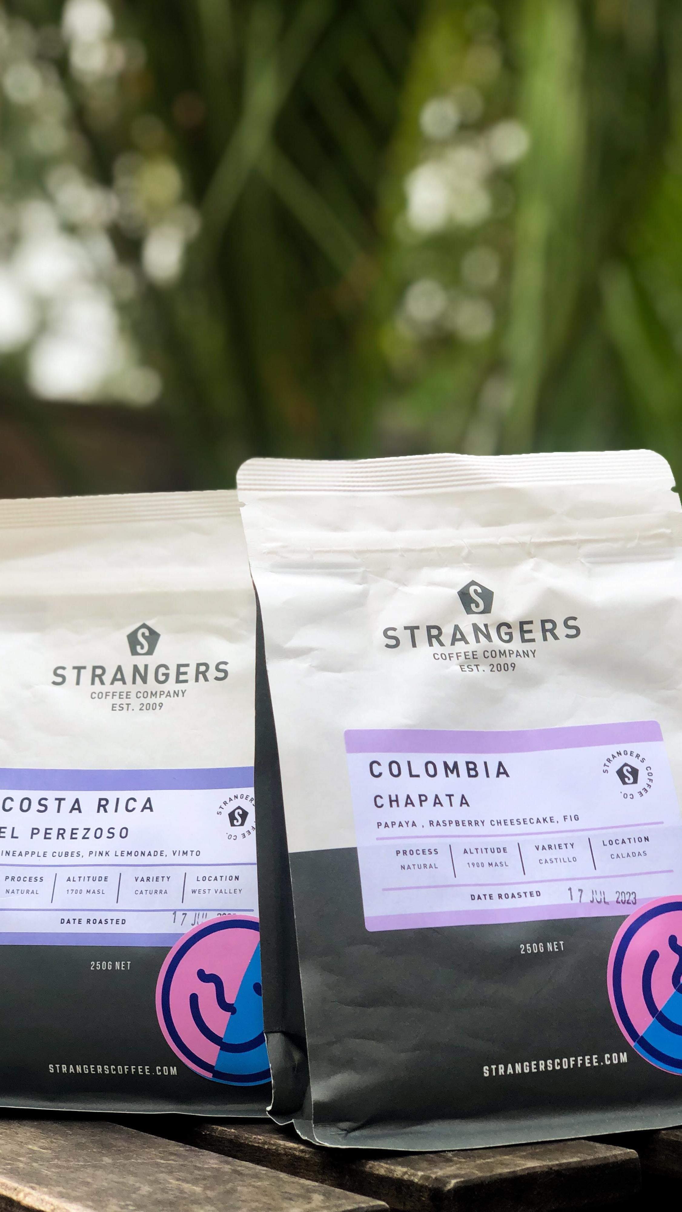 Great coffee from Norwich! @strangerscoffee have been around since 2009 and as well as roasting excellent coffee they also have a couple of beautiful little coffee shops in Norwich which are well worth a visit if you ever find yourself out that way!
Our coffee team took a road trip to out to see them earlier this year and it’s a pleasure to now have their coffees in the shop!
New guest espresso is El Perezoso from Costa Rica…natural process and tasting notes of sugared pineapple, lemonade & vimto!!