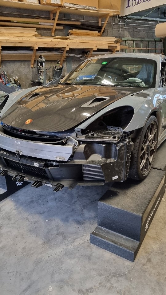 Démontage et nettoyage terminé, Demain on attaque la pose ! #porsche #gt4rs #covering #hexis #wrapping #funny