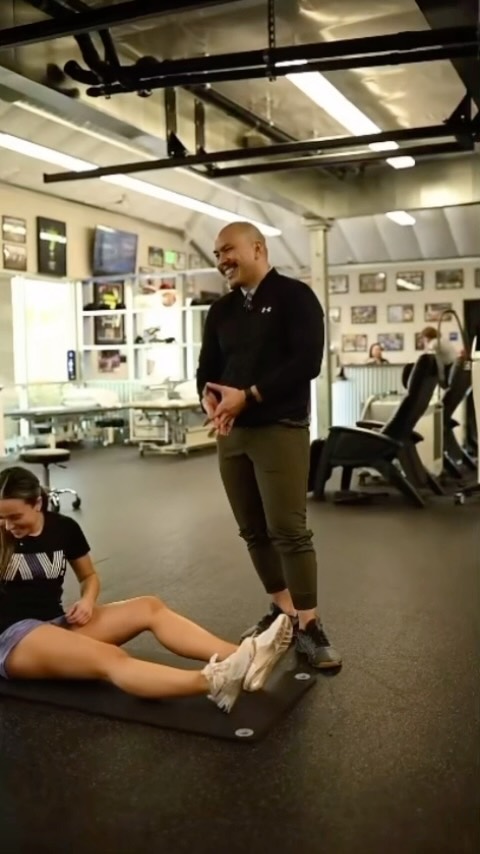 Core strength = Athletic Power! 💪🏼
🫡Check out these athletes nail V-ups to boost core stability, prevent injuries, and dominate every move.
Come in and check out our Semi-Private Athletic Development Class designed by our Doctor of Physical Therapist and CSCS coach, @derrickjohn.dpt
💪🏼 Designed to effectively equip athletes with the knowledge and ability to train properly
💪🏼 Program begins with generalized, physically demanding warm up for all athletes, activating the body parts required for individualized programs
💪🏼 Individual programming is then created separately for each athlete, in which they will perform on their own, given their personalized athletic goals
💪🏼 Occupancy: 2 minimum - 4 maximum athletes
#soccer #volleyball #strong #performance #athletes