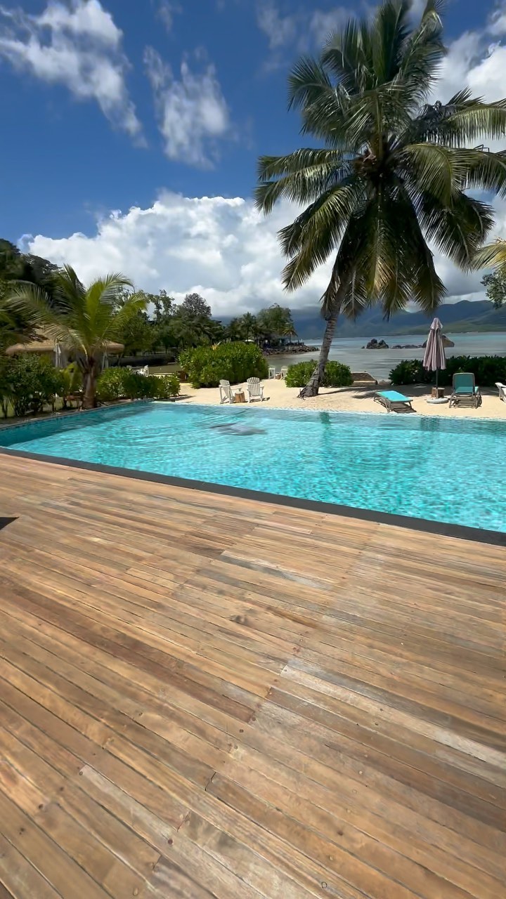 Happy Friday 🌞 🍍
We’ll take a sunny day by the pool any day!
#seychelles #pool #holiday #travel #seychellesislands #beachholiday #islandlife