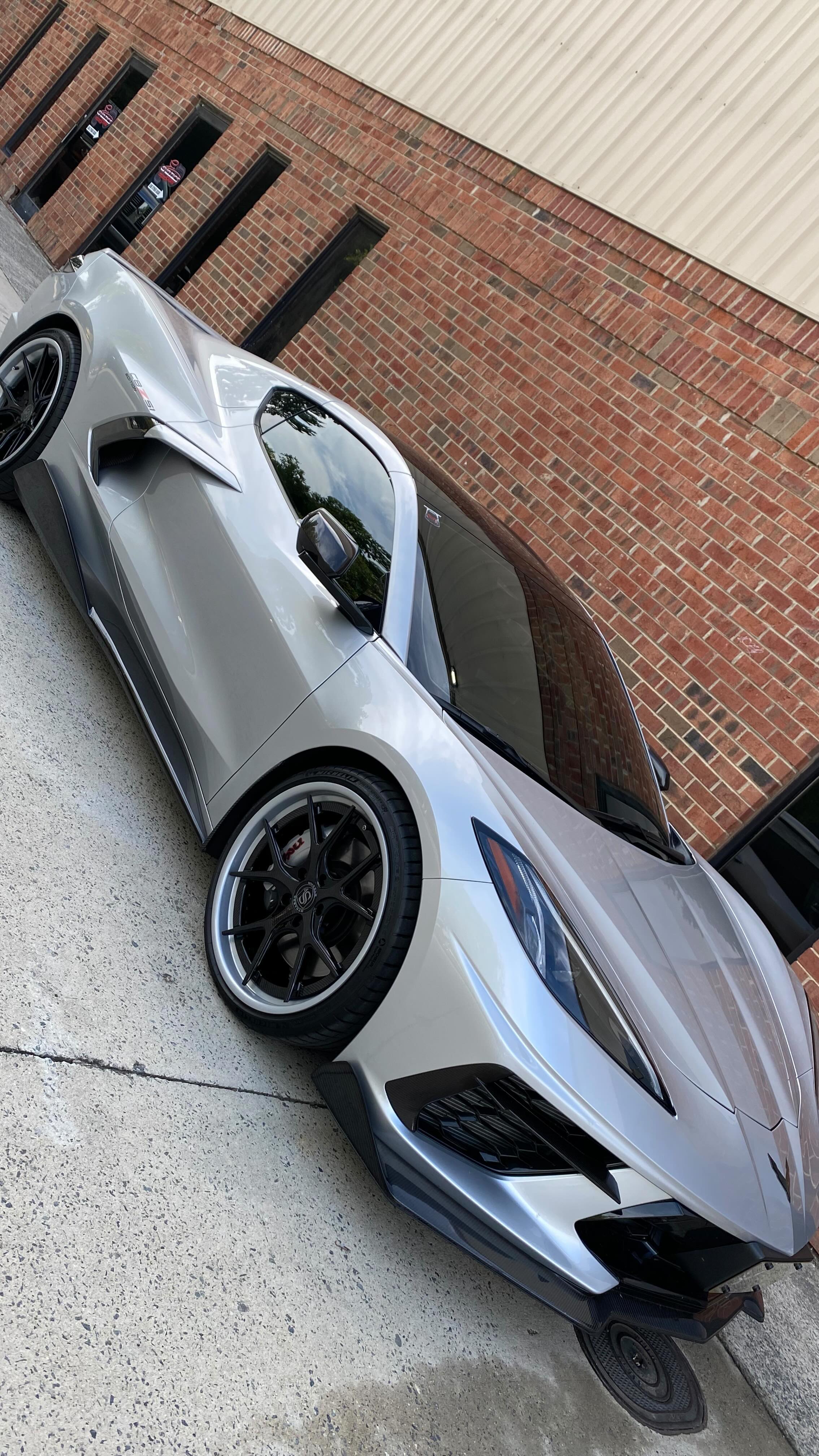 C8 ready to hit the streets! Fresh Strasse Forged 3 piece wheels. Carbon faces with gloss black windows, gloss black inner barrels and color matched lips. Silver powder coated calipers, Full carbon aero and LED bay lighting. Keep an eye out for this one! #reels #reelsinstagram #vette #corvette #exotic #exoticsmotorsports #ınstagood #carporn #beautiful #fast #carsofinstagram #perfection #beauty #art #fun #usa #trending #cool #cars