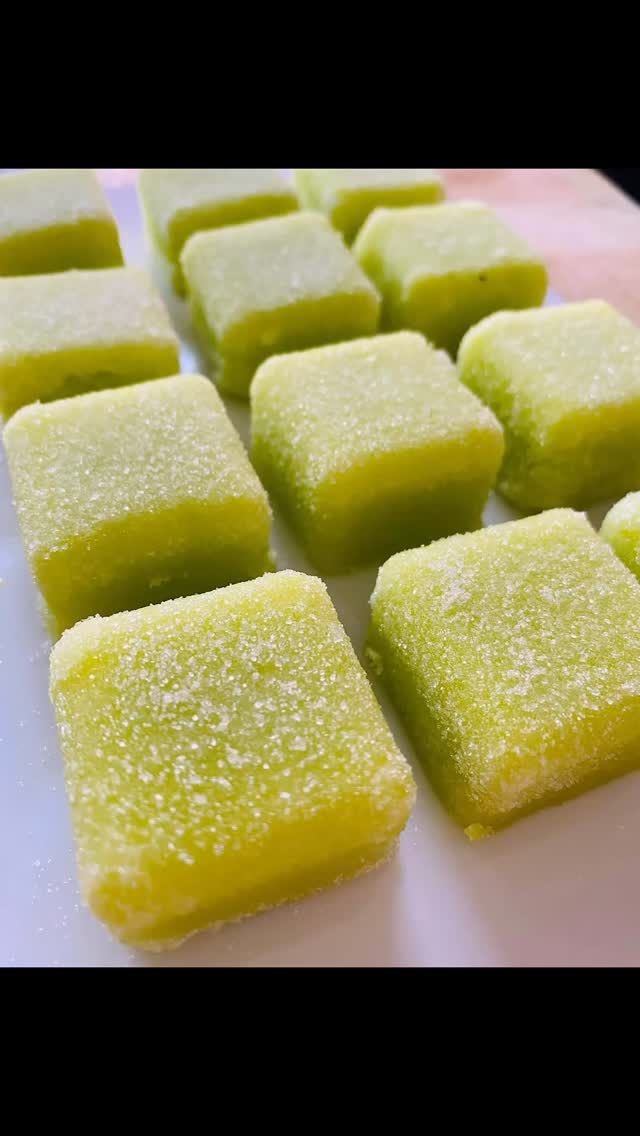 Smells like Summer! Key Lime Sugar Scrub Bars!
Citrus heaven, packed with lemon and lime essential oil, exfoliating sugar and shea butter and coconut oil.
The scent is dellectable! Like key lime pie!
One cube is the perfect serving to cover your entire body. They scrub up with a little foaming. Ideal to fight those dry spots and refresh!
Pack of 6
#handmade #soap #keylime #citrus #scrub #sugar #seasalt #essentialoils #healing #clean #gifts #supportlocal #raiseyourvibration #bathtime #makeyourbathroombeautiful #makersofinstagram #dreamersanddoers #makersgonnamake #selfcare #soapmaker #soapartisan #soapofthewise #soapandhonour