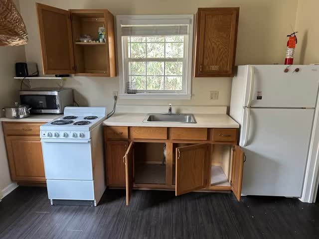 We put our paw print on Bam Bam’s Bungalow (formally known as the Cottage) and we’re kinda obsessed with it. 🐾💙🐶☕️🥐🏡
#dogfriendly #travelwithdogs #gerton #wnc #dogfriendlytravel #gerton #asheville #doglife
