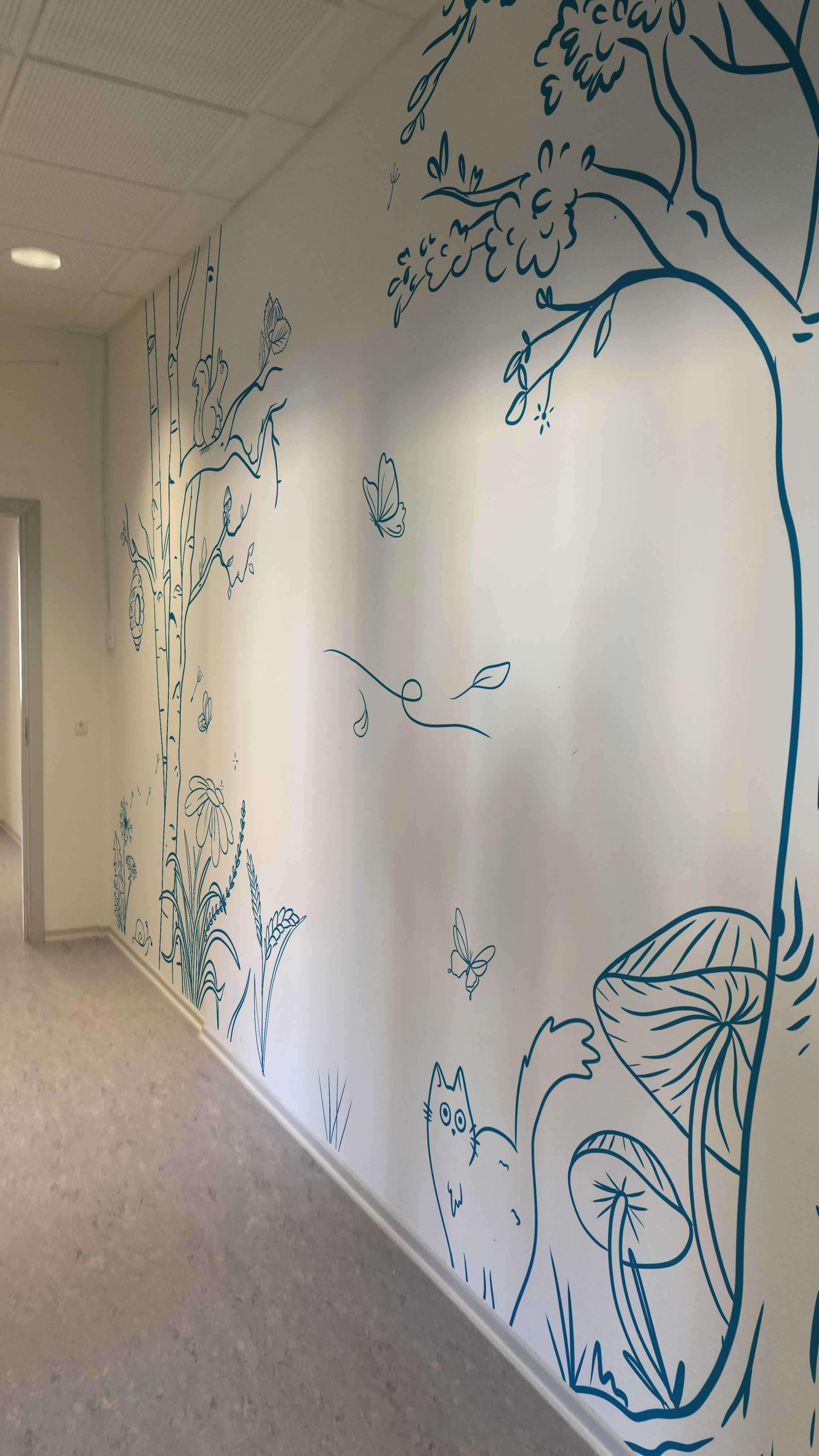 Process ✨🧸
.
.
#drawing #mural #illustration #children #doctor #clinic #childrendoctor #allergies #cat #birk #grass #gluten #dandelion #butterflies #trees #leaves #bees #outline #graphics #posca #poscapens #poscaart #poscaoficial #paint #blue #designstudio #graphicdesign