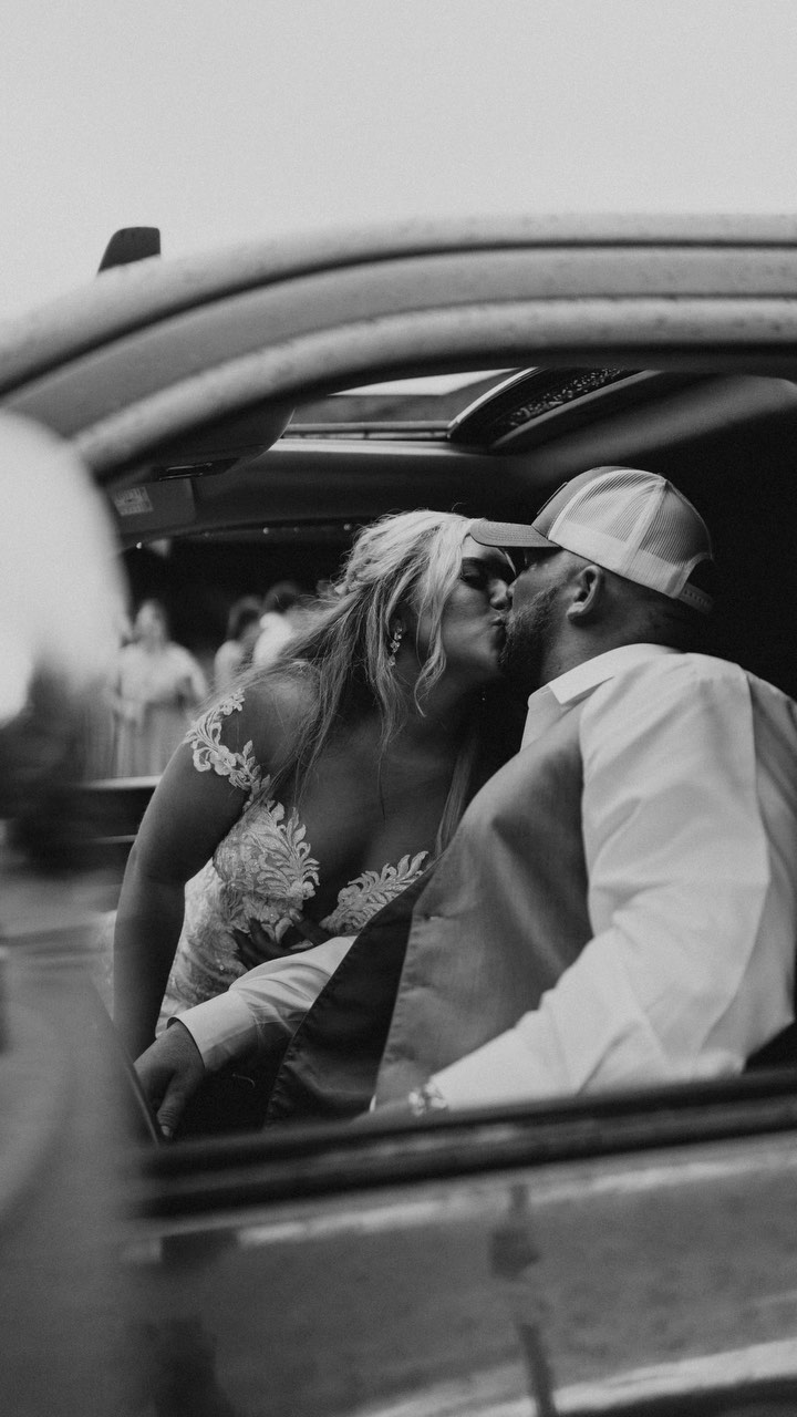 Let that rubber fly!🤘🏼🛞💨
#weddinginspiration #weddingideas #weddingexit #weddingphotography #alaskaweddingphotographer #destinationwedding #alaskaweddings #adventurewedding
#alaskaelopementphotographer #wildelopements #adventureelopement #radlovestories #muchlove_ig #radcouples #twosecretvows #WanderingWeddings