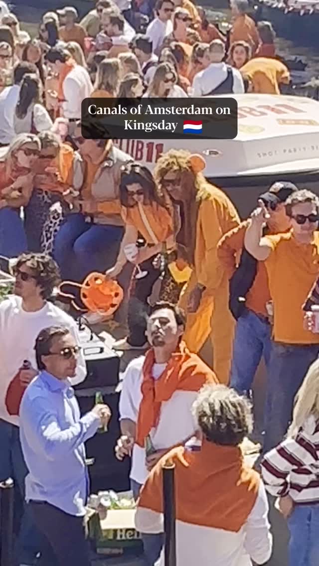 Canals of Amsterdam on Kingsday 👑🇳🇱🧡🧡
#kingsday #koningsdag #amsterdam